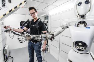 robot che riabilita i pazienti